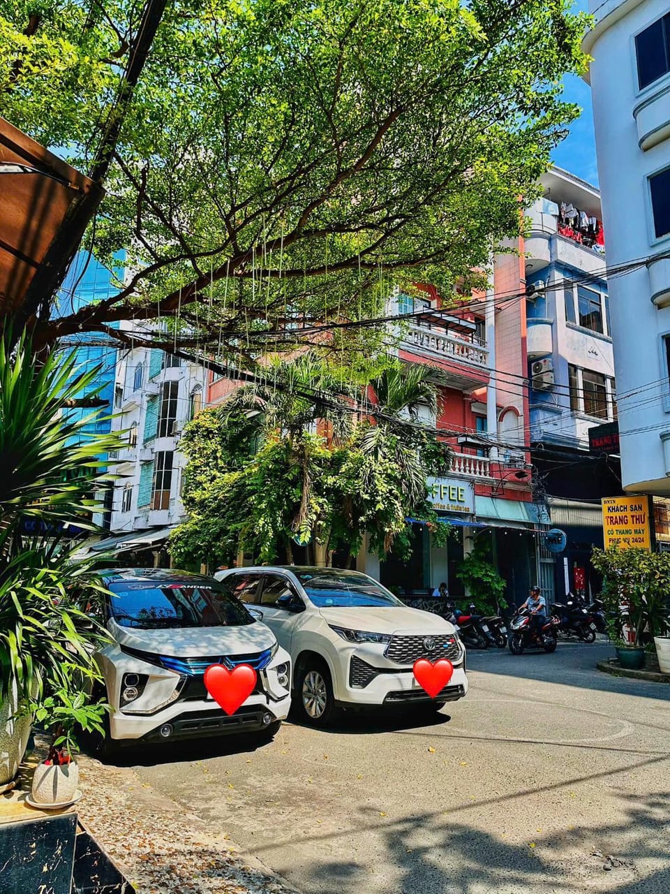 Day, Neighbourhood, Street view, Parking