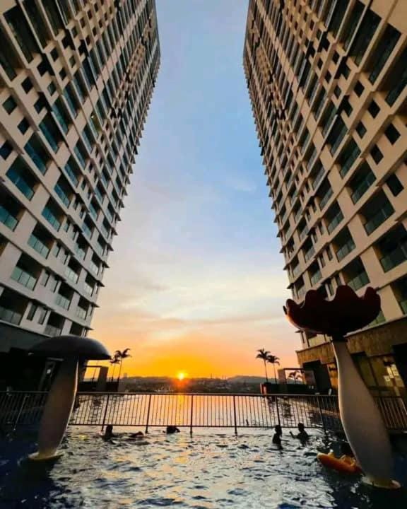 Property building, Natural landscape, Pool view, Swimming pool, Sunrise, Sunset