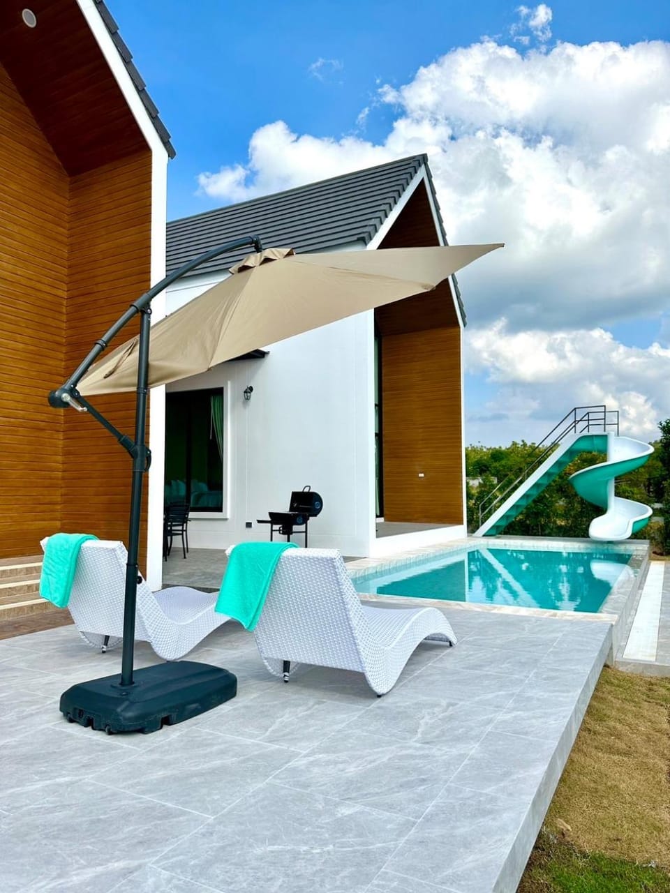 Swimming pool