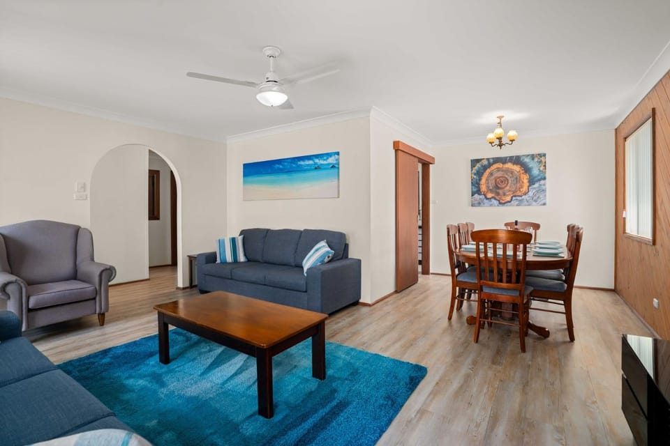 Blakeys Bungalow by Experience Jervis bay House in Vincentia