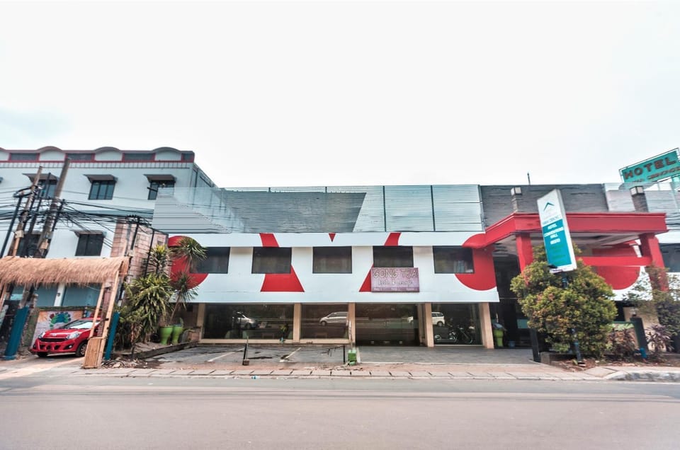 Facade/entrance