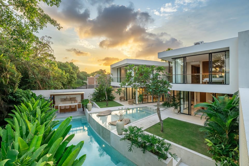 Property building, Patio, Garden, Garden view, Pool view, Swimming pool, sunbed
