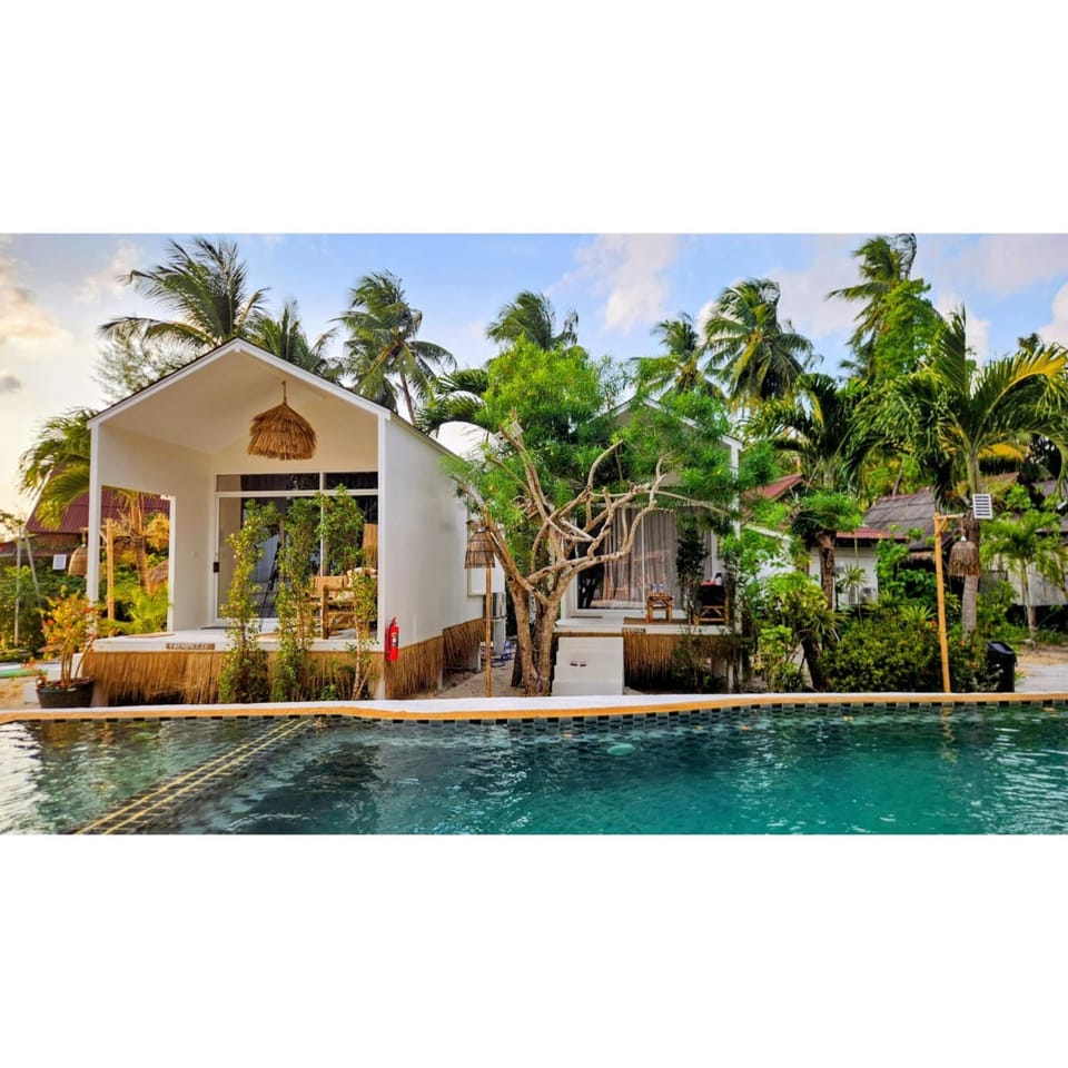 Property building, Swimming pool