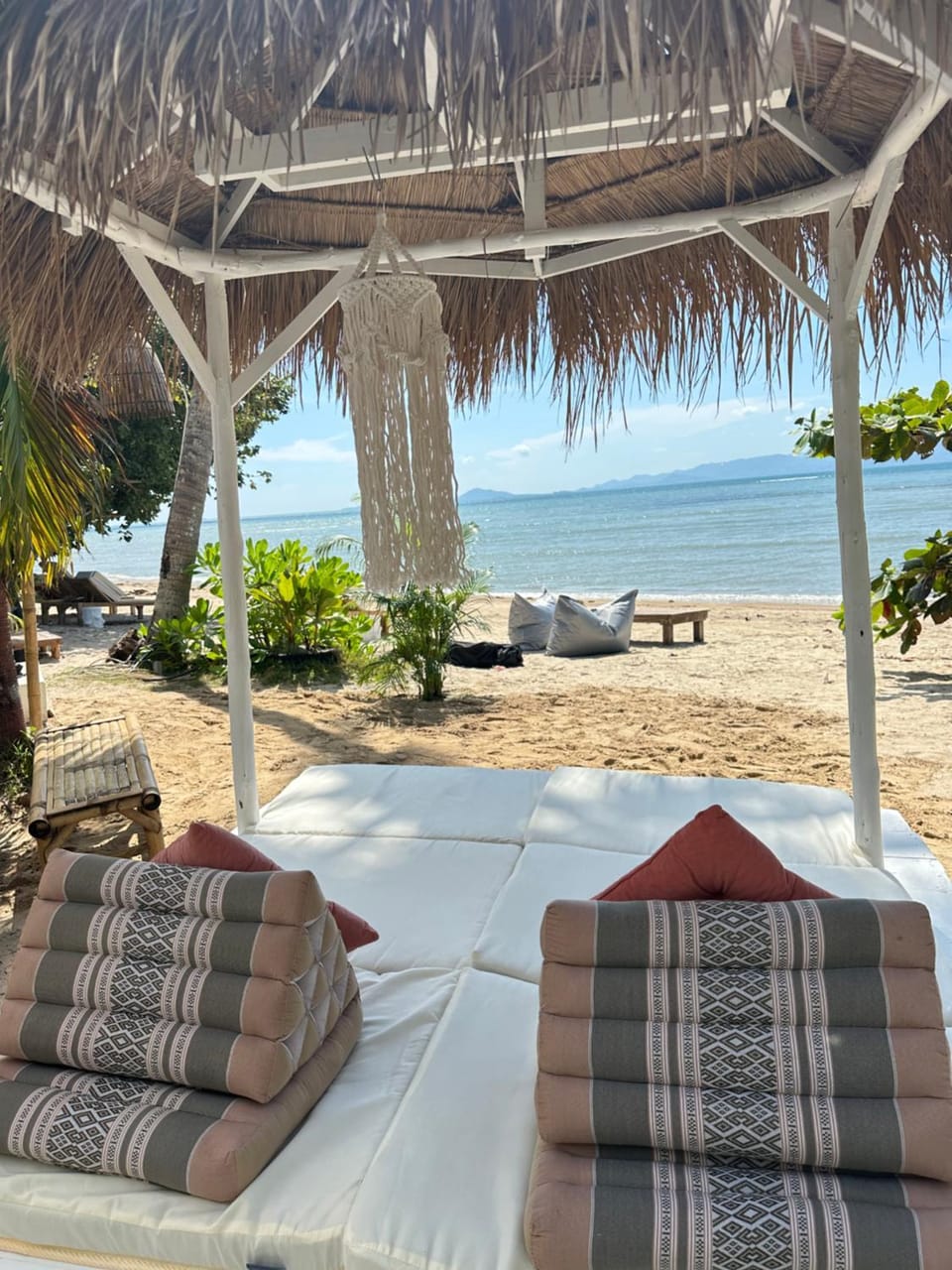 Seating area, Beach, Sea view, sunbed