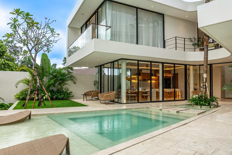 Property building, Pool view, Swimming pool