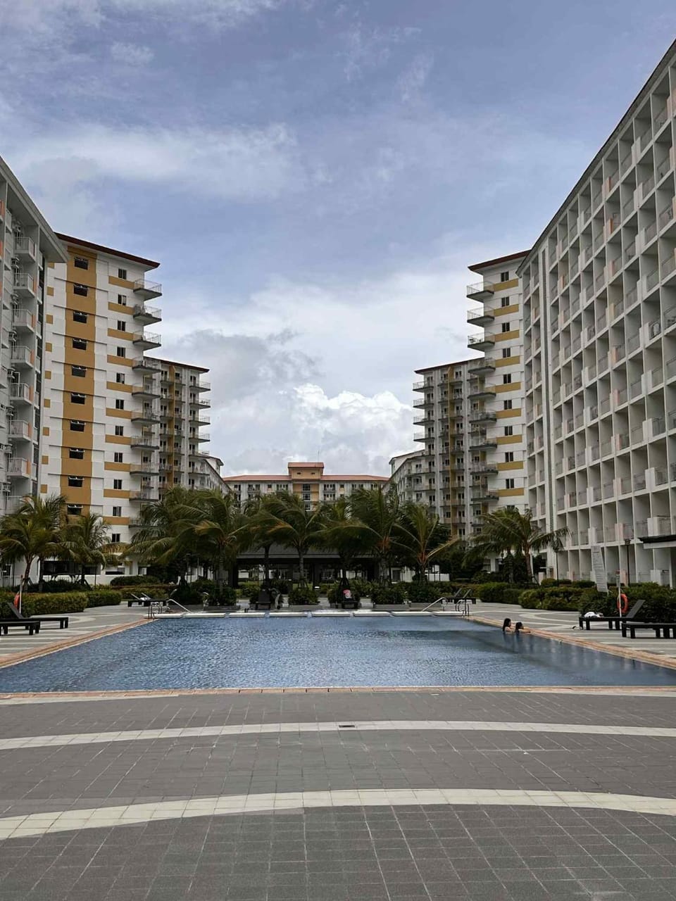 EuEL Condo Apartment hotel in Las Pinas