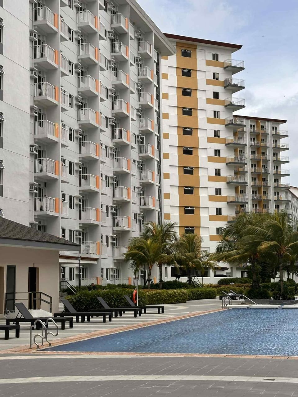 EuEL Condo Apartment hotel in Las Pinas