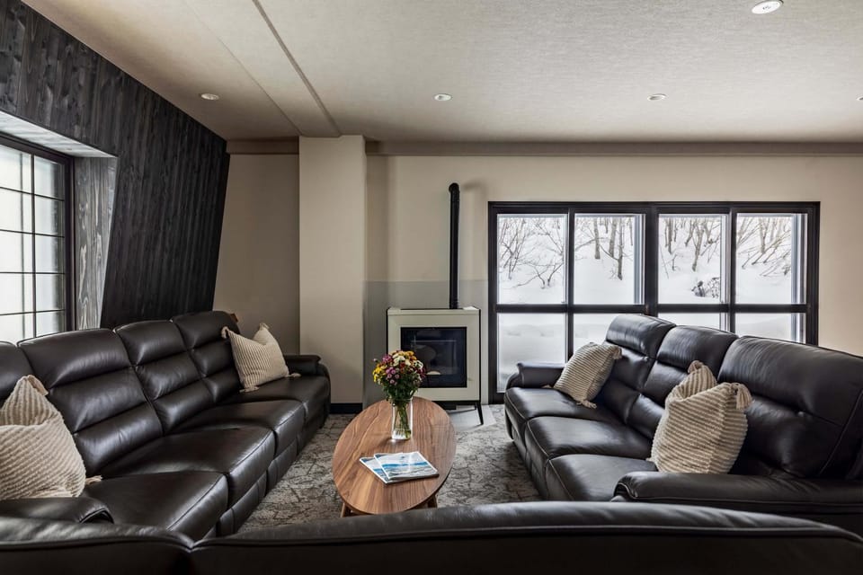 Living room, fireplace