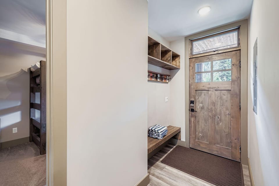 1820 The Seasons condo Apartment in Keystone