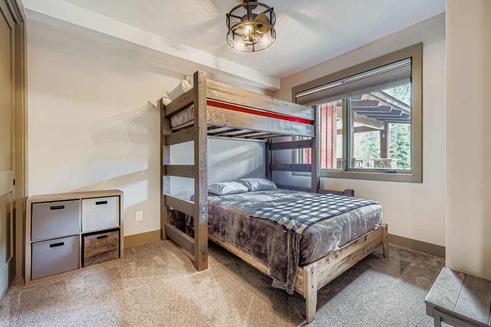1820 The Seasons condo Apartment in Keystone