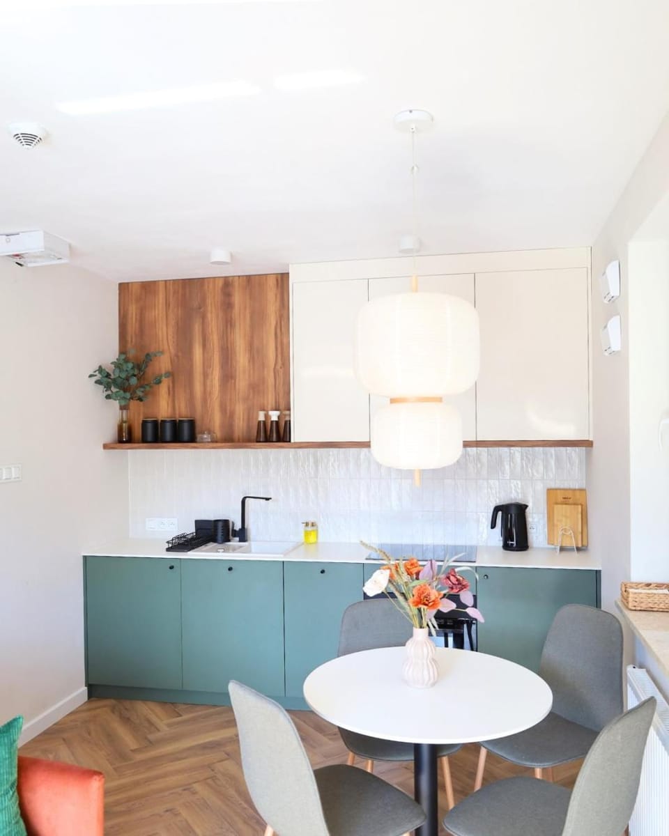 Coffee/tea facilities, Kitchen or kitchenette, Dining area