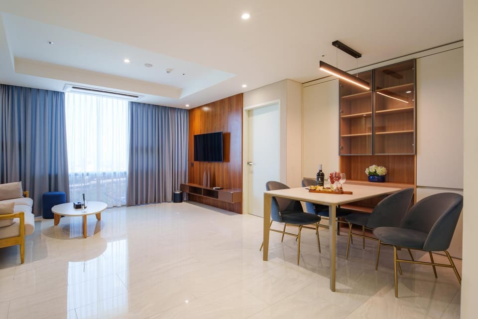 Living room, Photo of the whole room, Dining area