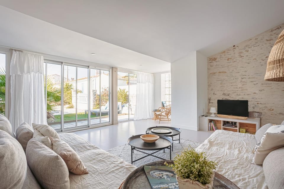 Property building, Living room