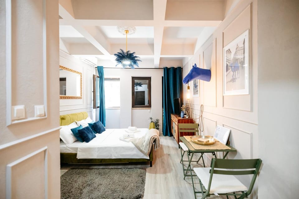 Blue Camel in Old Town Apartment in Bucharest