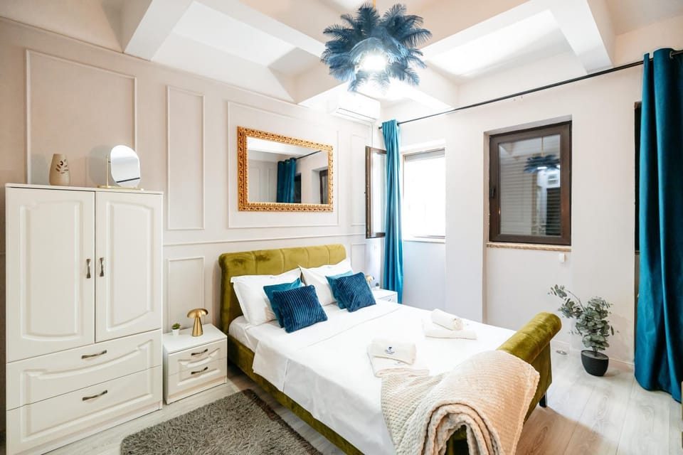 Blue Camel in Old Town Apartment in Bucharest