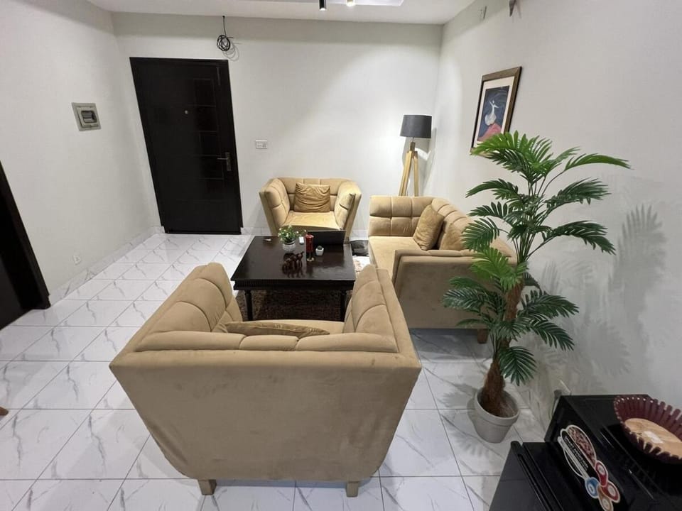 1 BHK Apt with Balcony and Stunning Sunrise Views Apartment in Islamabad