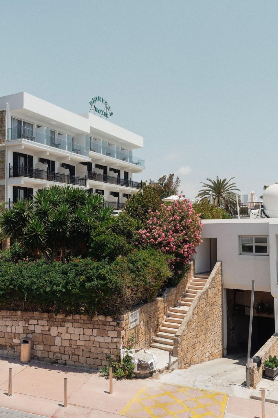 Modern 2-Bed Apartment Steps to Sea & Marina Apartment in Paphos