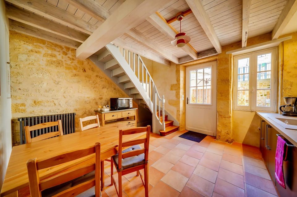 Logis Loiseau avec terrasse Apartment in Saint-Émilion