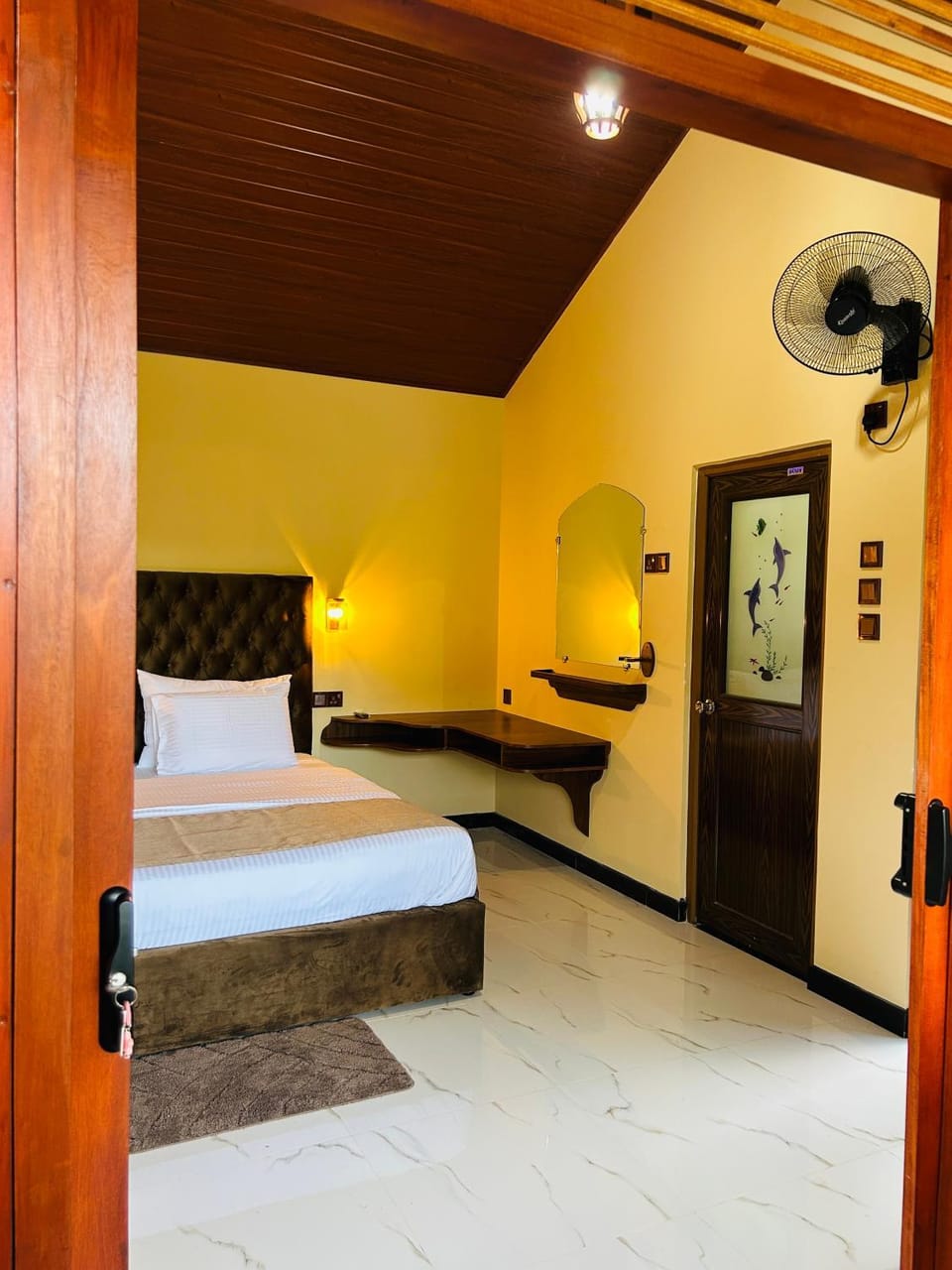Bed, Photo of the whole room, Bedroom