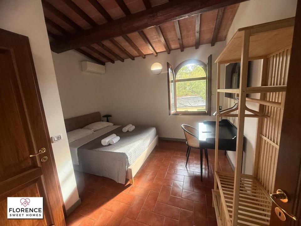 Bed, Bedroom, locker, locker, air conditioner