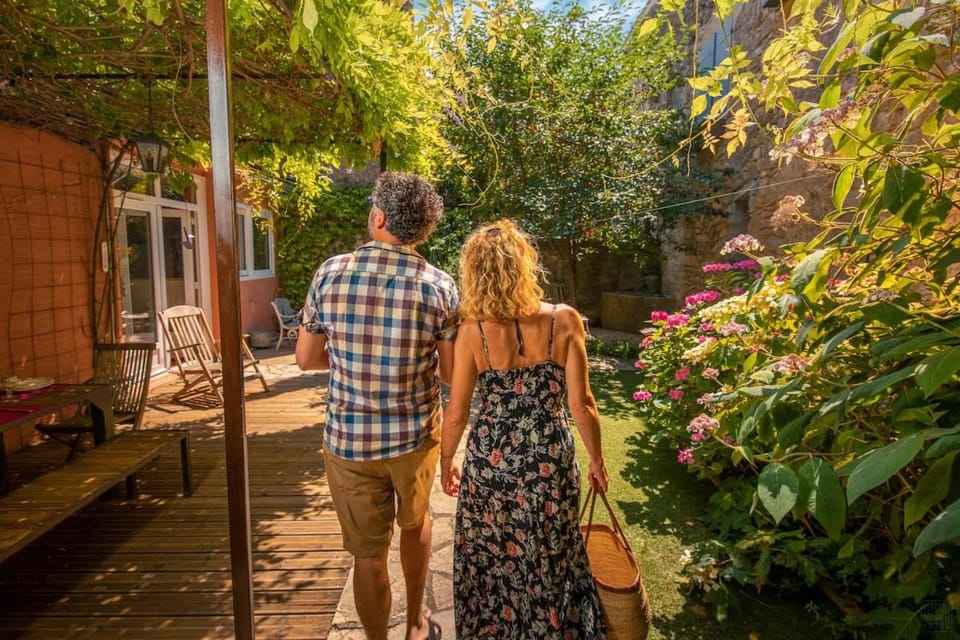 Lagrasse Romantic house, enclosed garden, pool House in Occitanie
