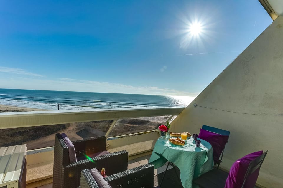 Natural landscape, View (from property/room), Balcony/Terrace, Beach, Sea view