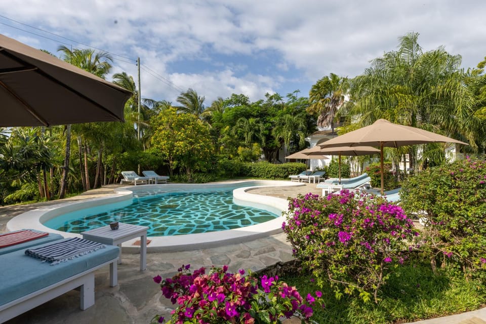 Garden, Swimming pool