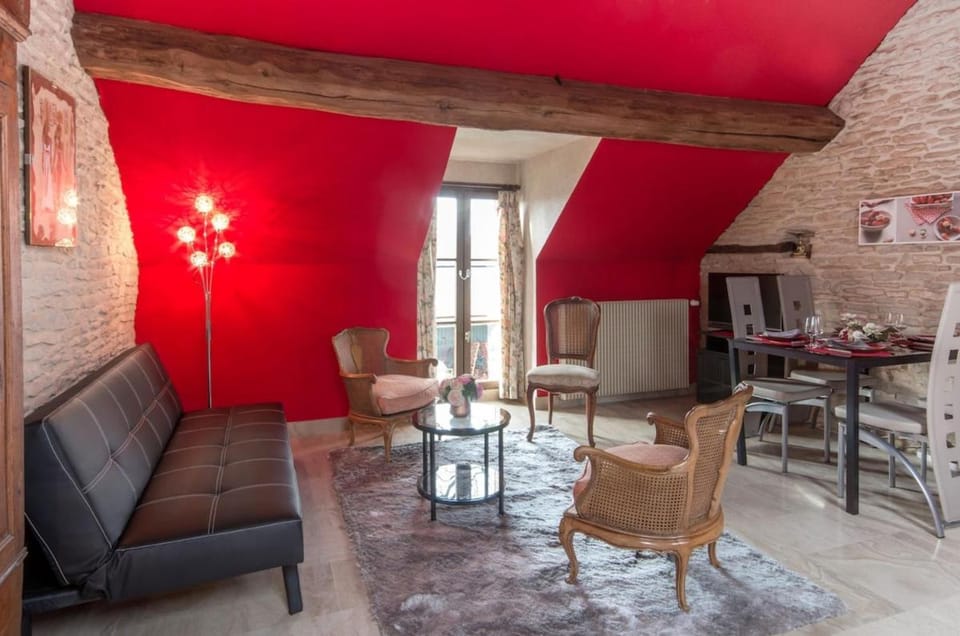 TV and multimedia, Living room, Seating area, Dining area, Quiet street view, Inner courtyard view, internet, internet, air conditioner