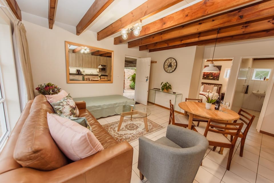 Bed, Seating area, Dining area, Bedroom