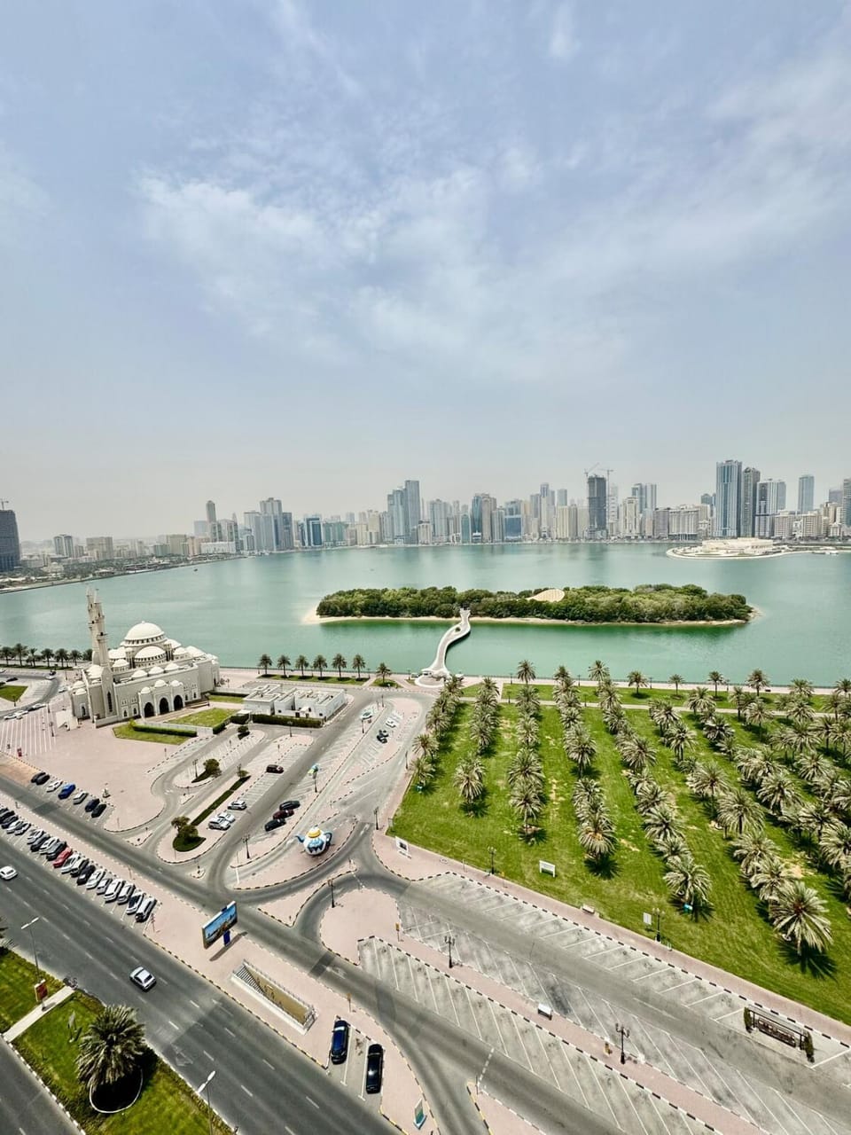 Nearby landmark, Neighbourhood, Natural landscape, Bird's eye view, City view, Sea view, Street view, Parking