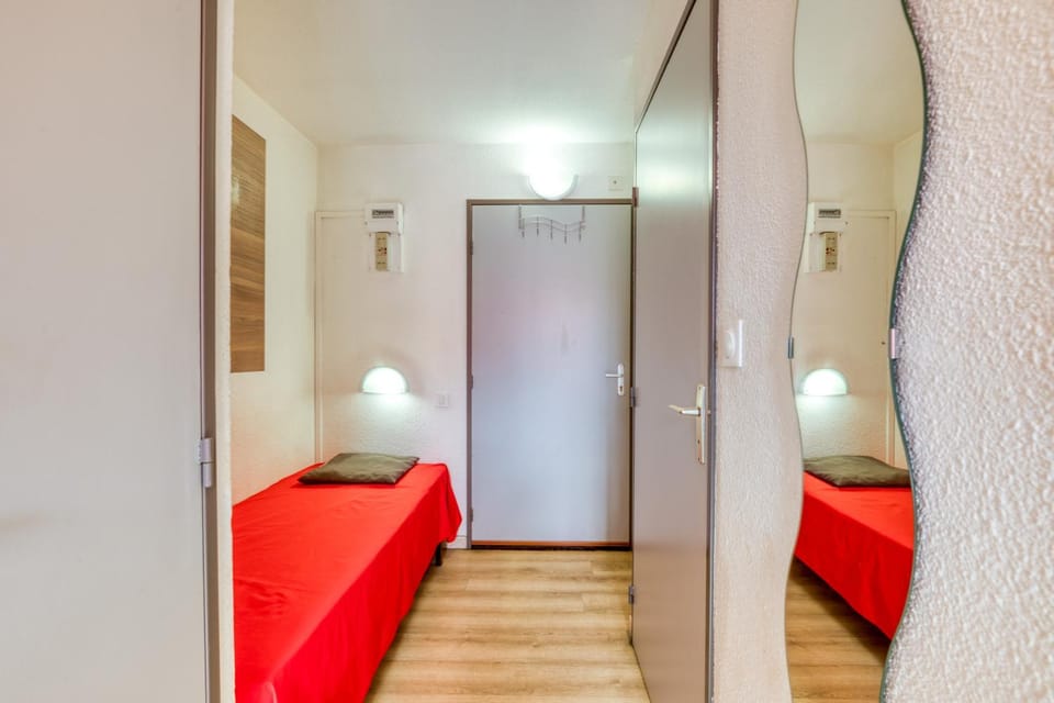 Property building, Living room, Bedroom