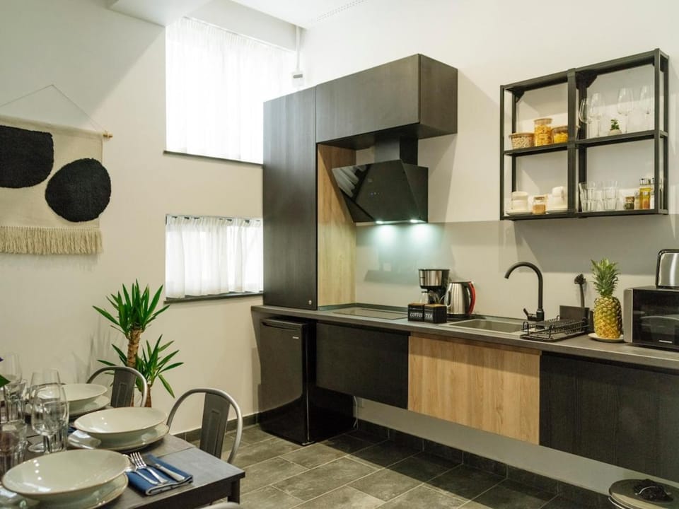 Central 19 Apartment - Private Terrace & Parking Apartment in Bucharest
