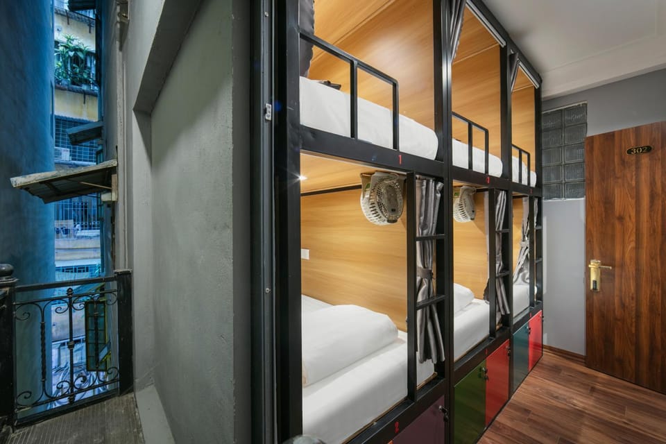 bunk bed, air conditioner