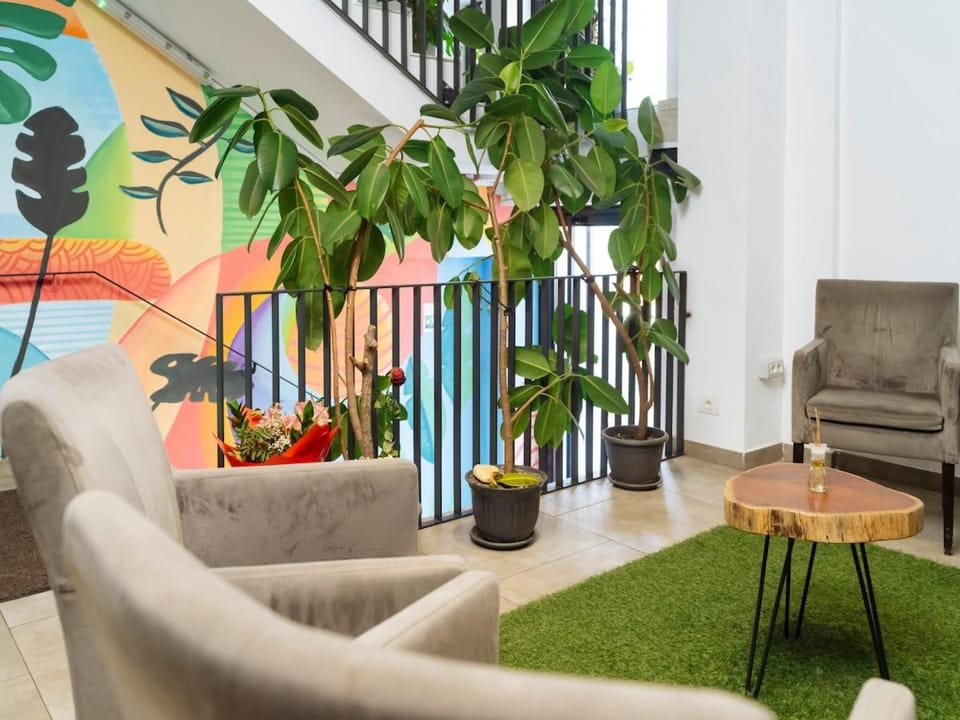 Central 21 Apartment - New Building & Parking Apartment in Bucharest