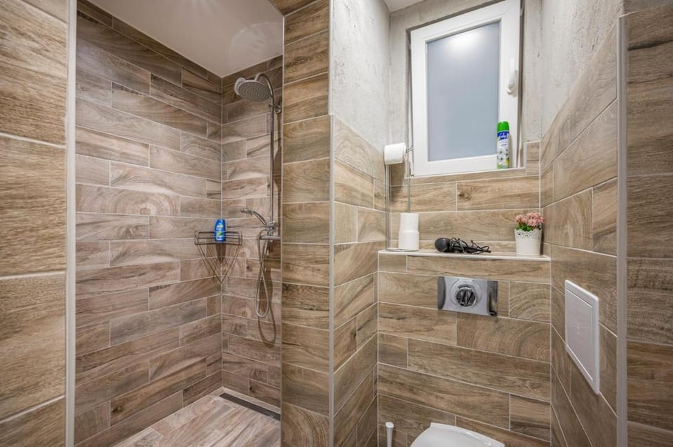 4 stay on the Ring Road w AC by NW Apartment in Budapest