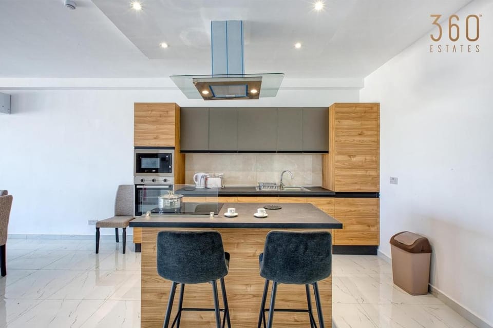Kitchen or kitchenette, minibar, oven, pet friendly, stove