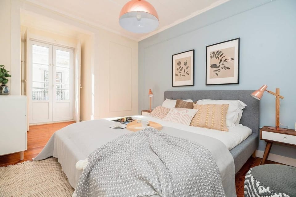 Stylish 2BD Apartment in Chiado Apartment in Lisbon