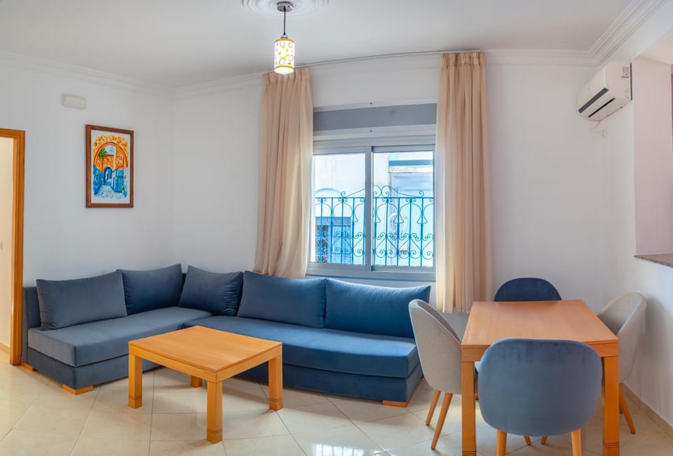 Living room, Dining area, air conditioner
