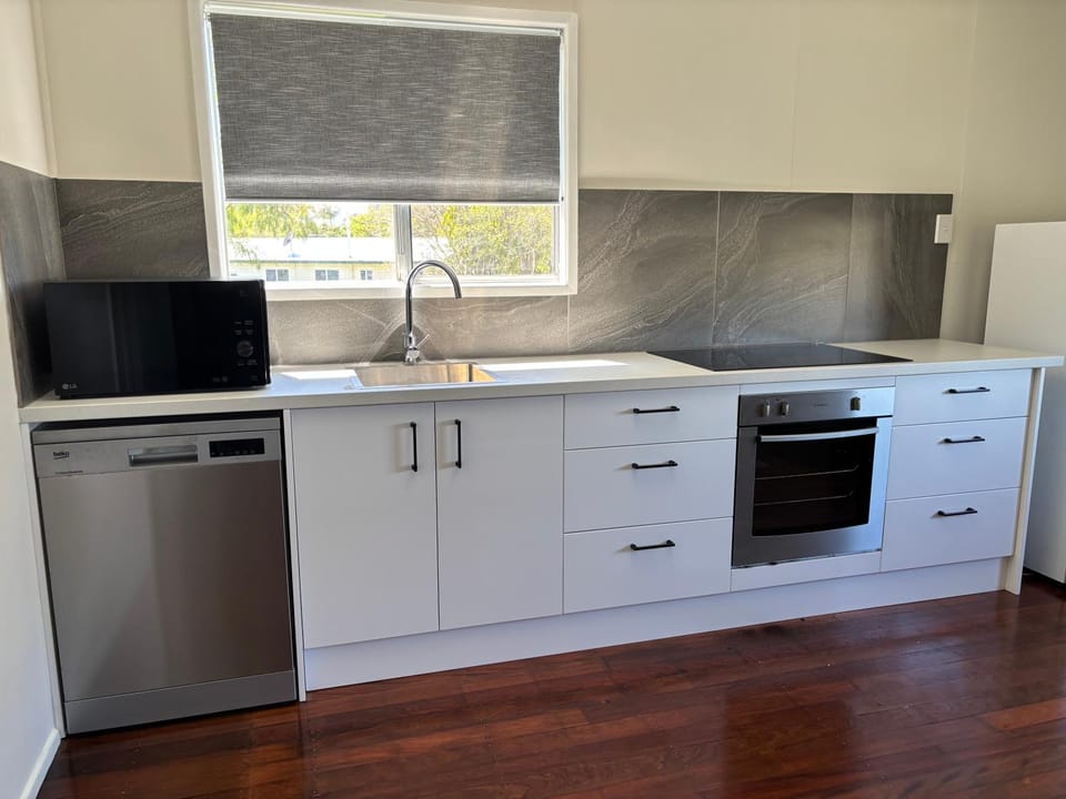 Kitchen or kitchenette, kitchen, kitchen