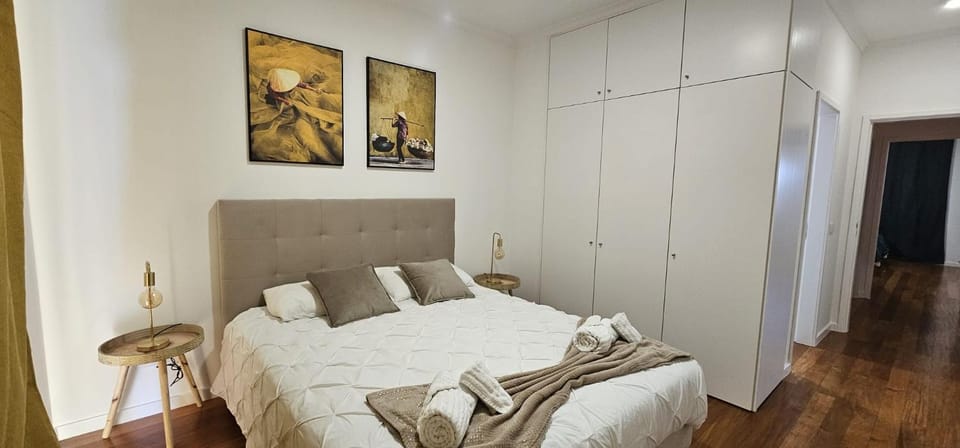 Bed, Photo of the whole room, Bedroom, wardrobe