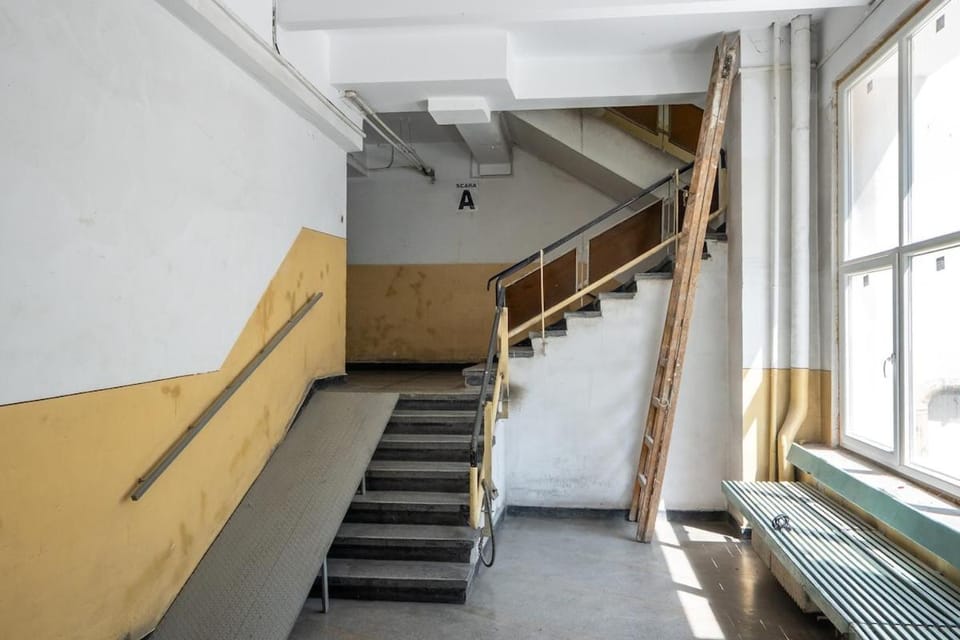 City - Center 1BR with Private Balcony Apartment in Bucharest