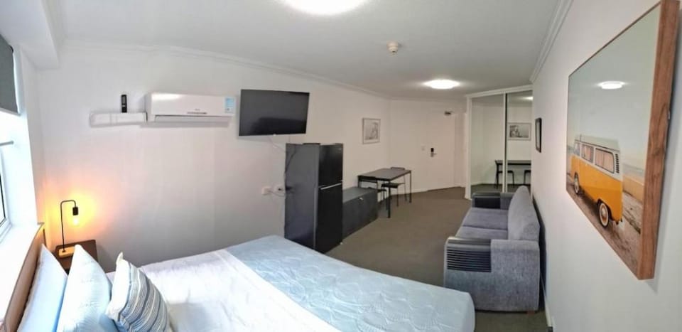 Surfers Paradise on a Budget, Pool, Spa and Sauna Included! Apartment in Surfers Paradise