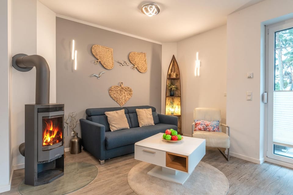 Living room, Seating area, fireplace