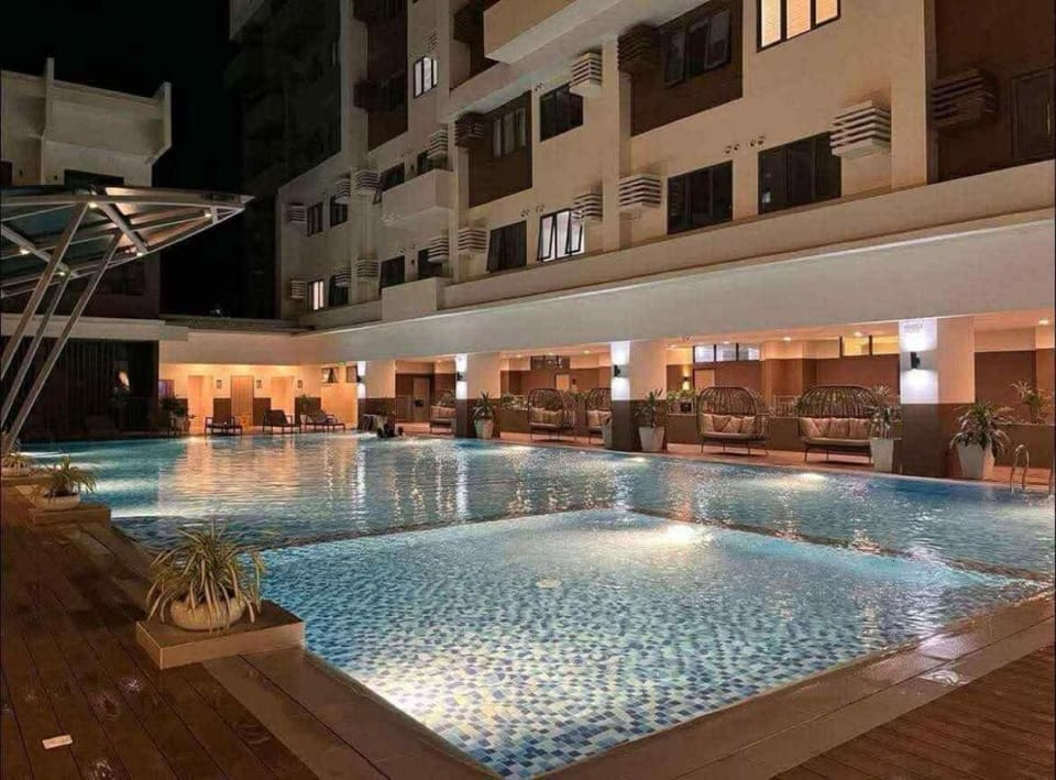 Swimming pool, Swimming pool