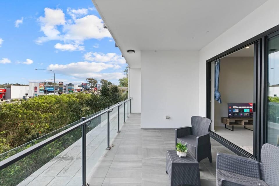 2 Bedroom Apartment Balcony Close to All Hotspots Apartment in Brisbane