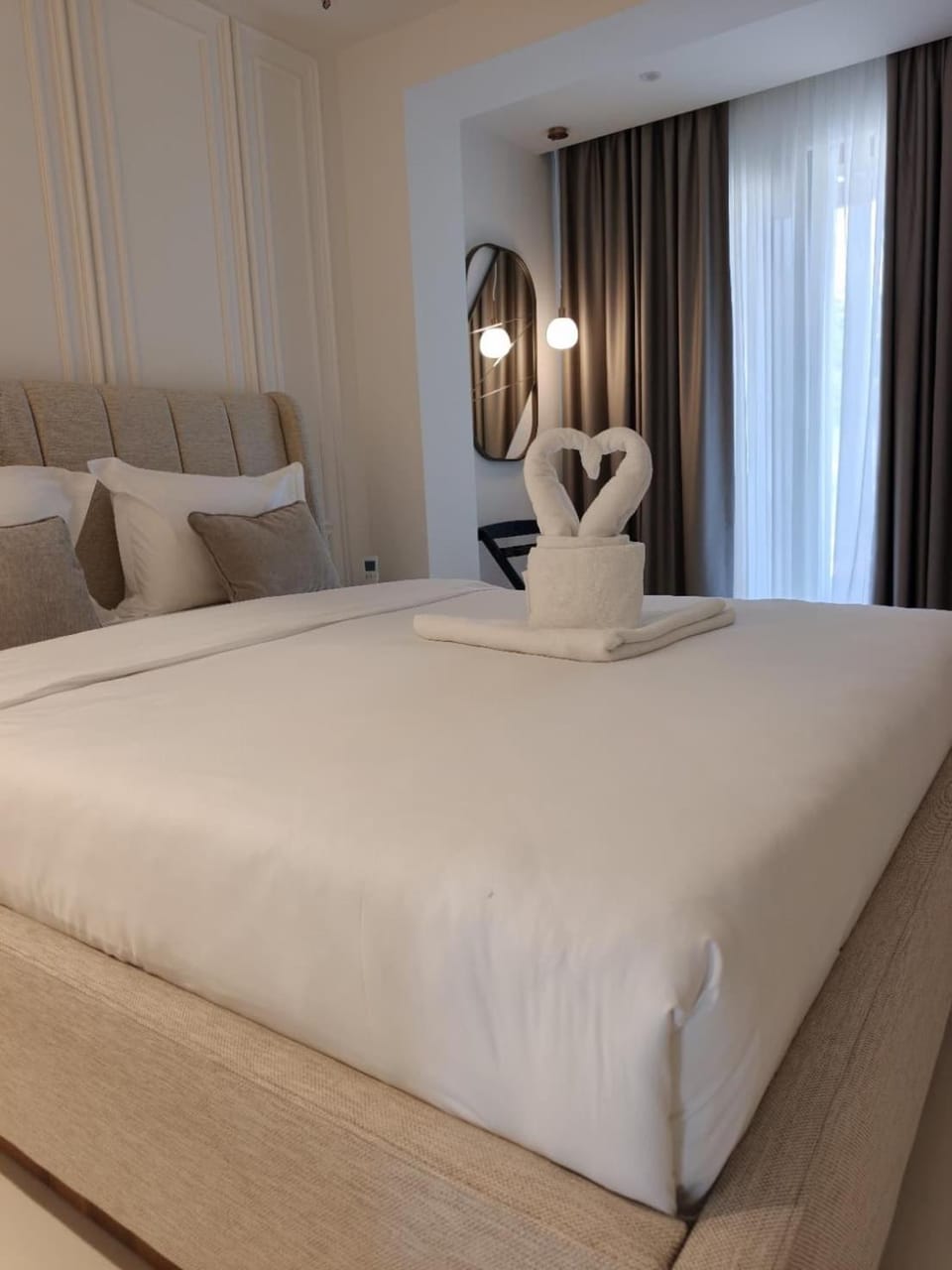 Royal Rooms by J'adore Hotel in Timiș County