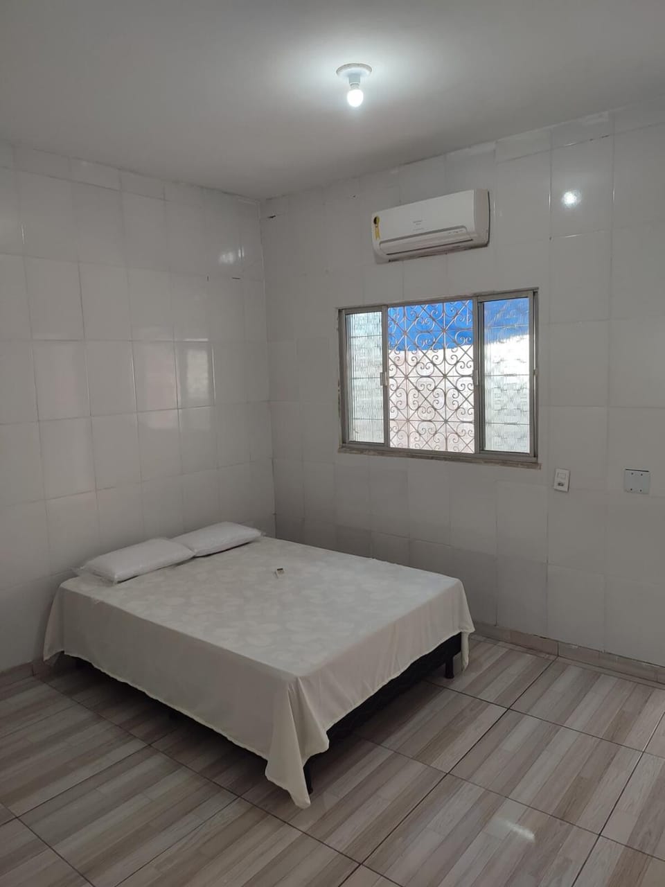 Bed, Bedroom, locker, air conditioner