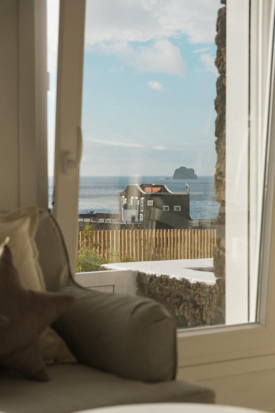 Day, Natural landscape, View (from property/room), Living room, Sea view