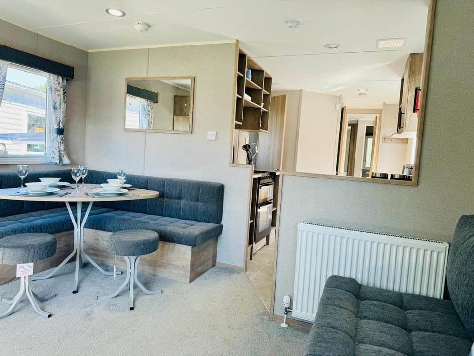 Amazing 2 bedroom caravan with hot tub Apartment in Tattershall