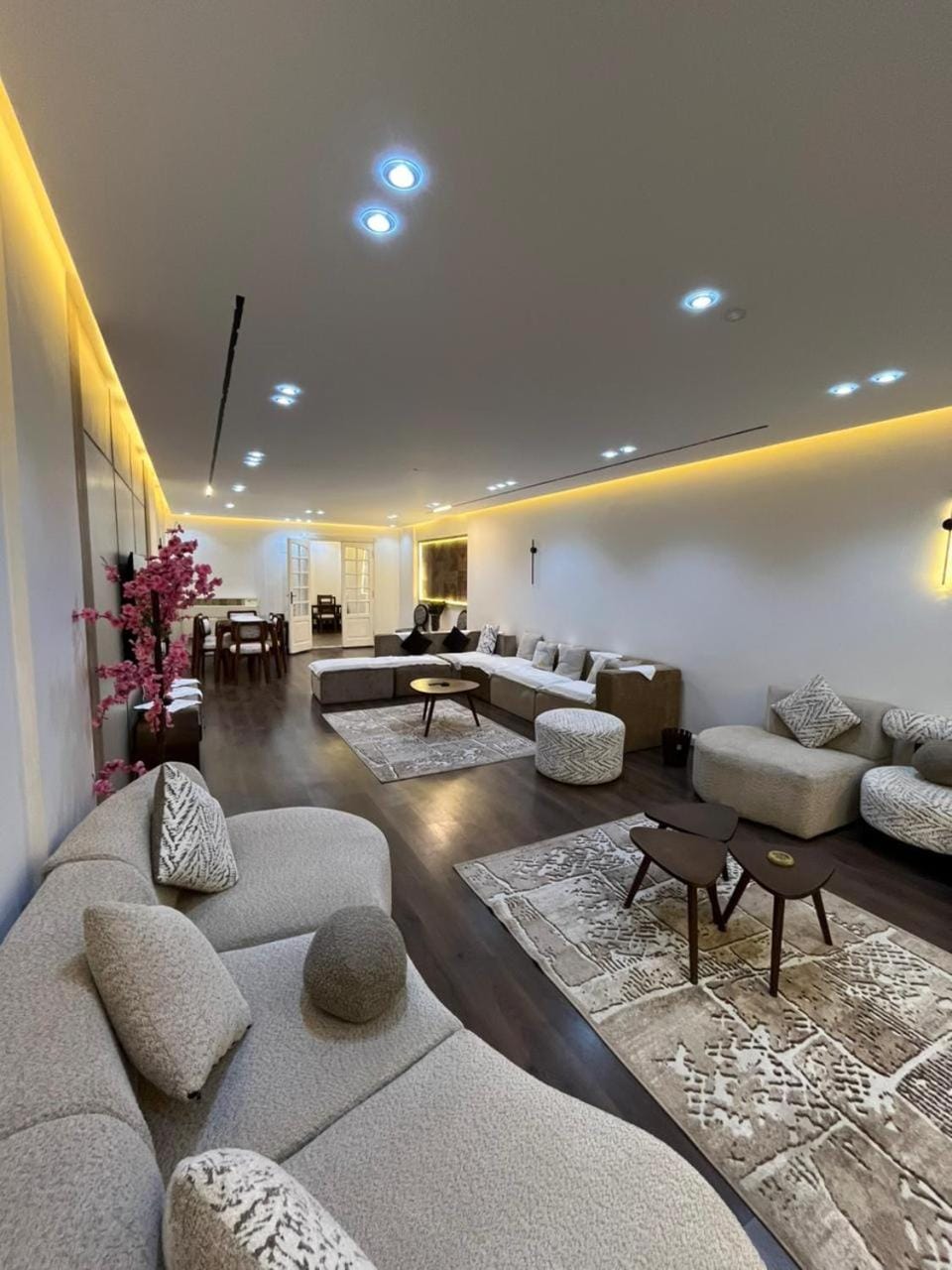 Living room, Seating area